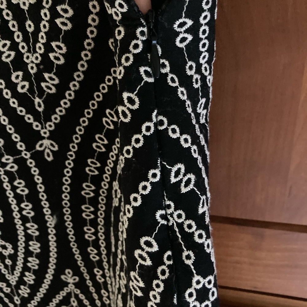LOFT embroidered skirt - Picture 6 of 7